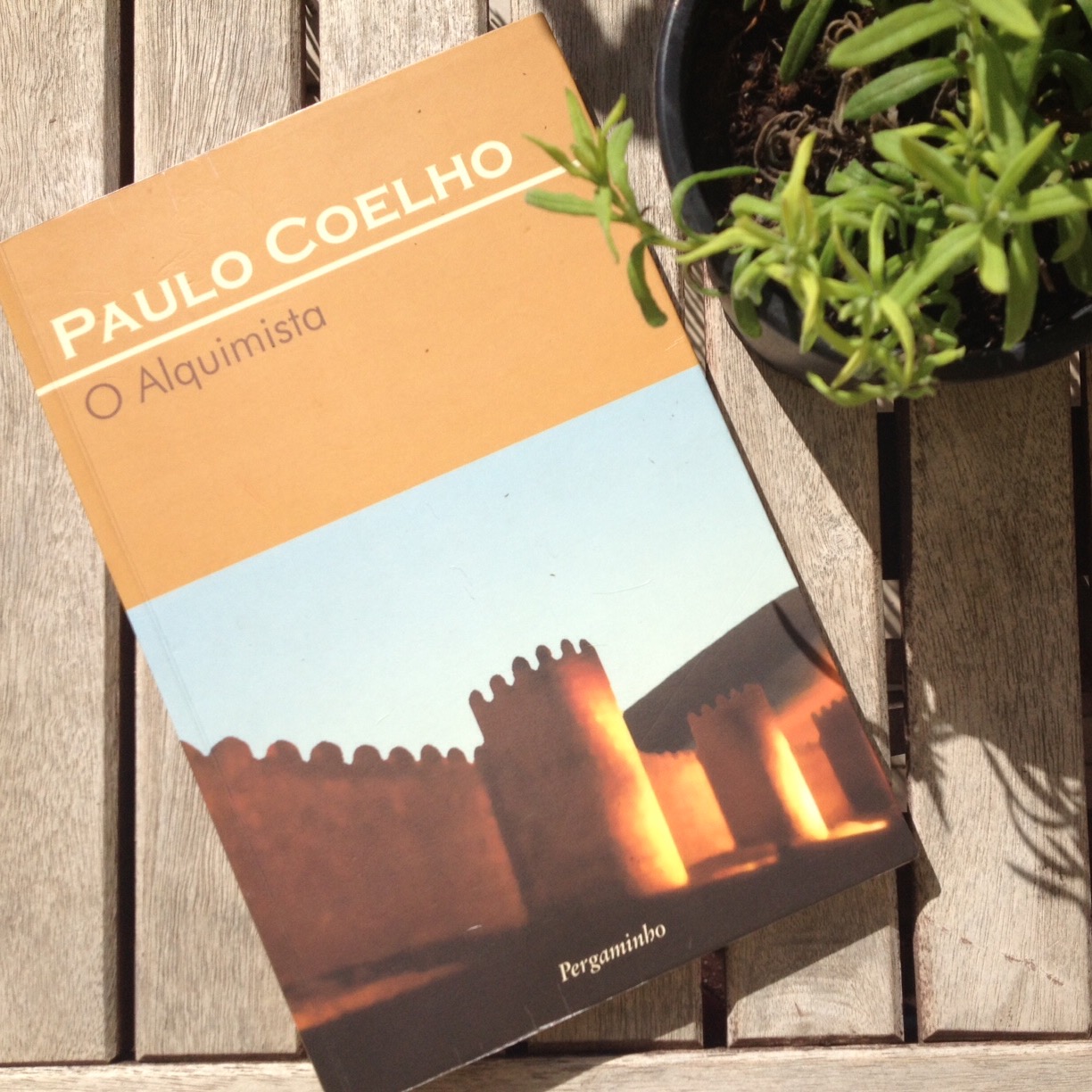 Livro "O Alquimista" de Paulo Coelho