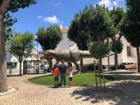 Dinossauro no centro histórico da Lourinhã