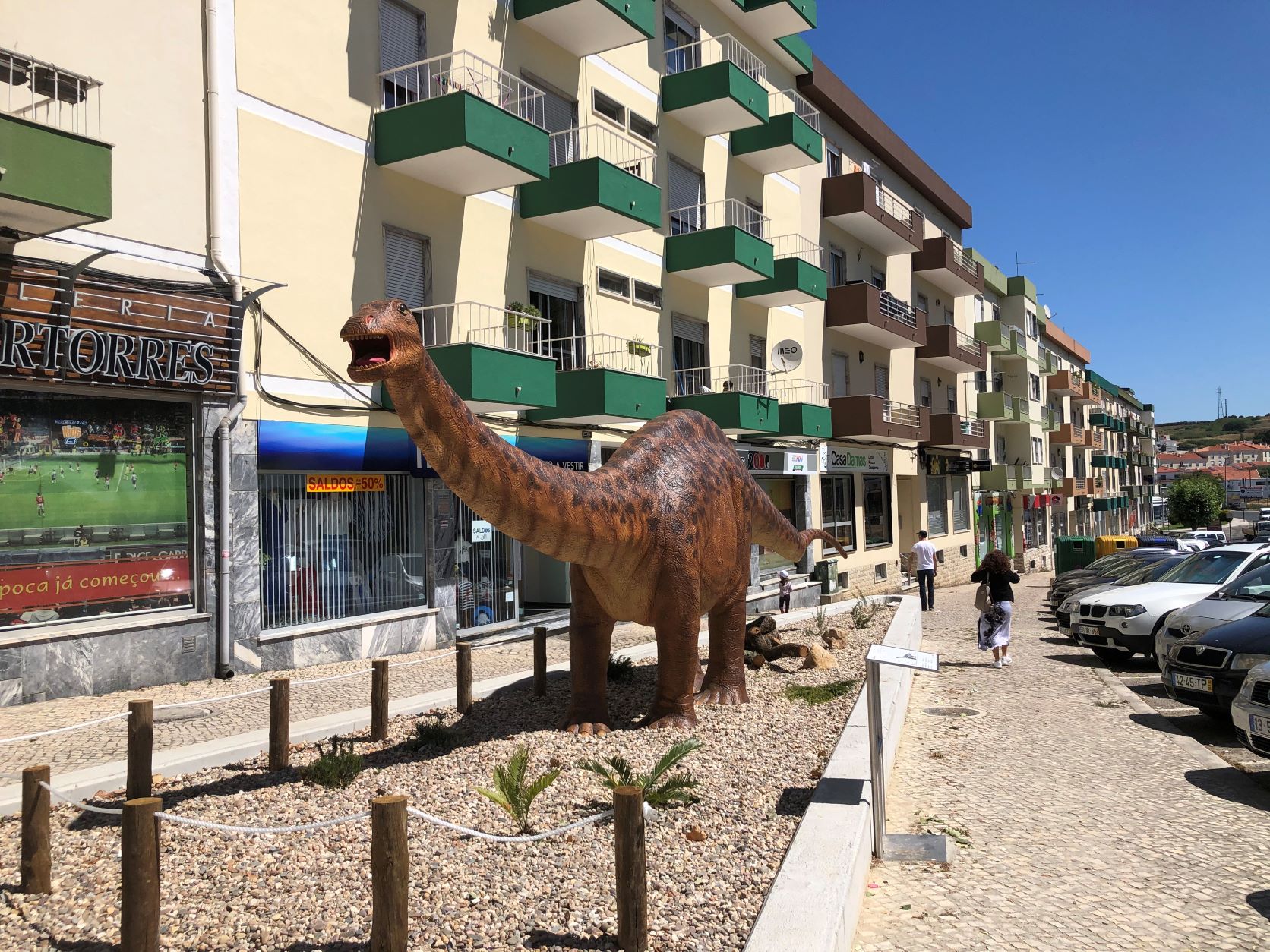 Dinossauro na rua