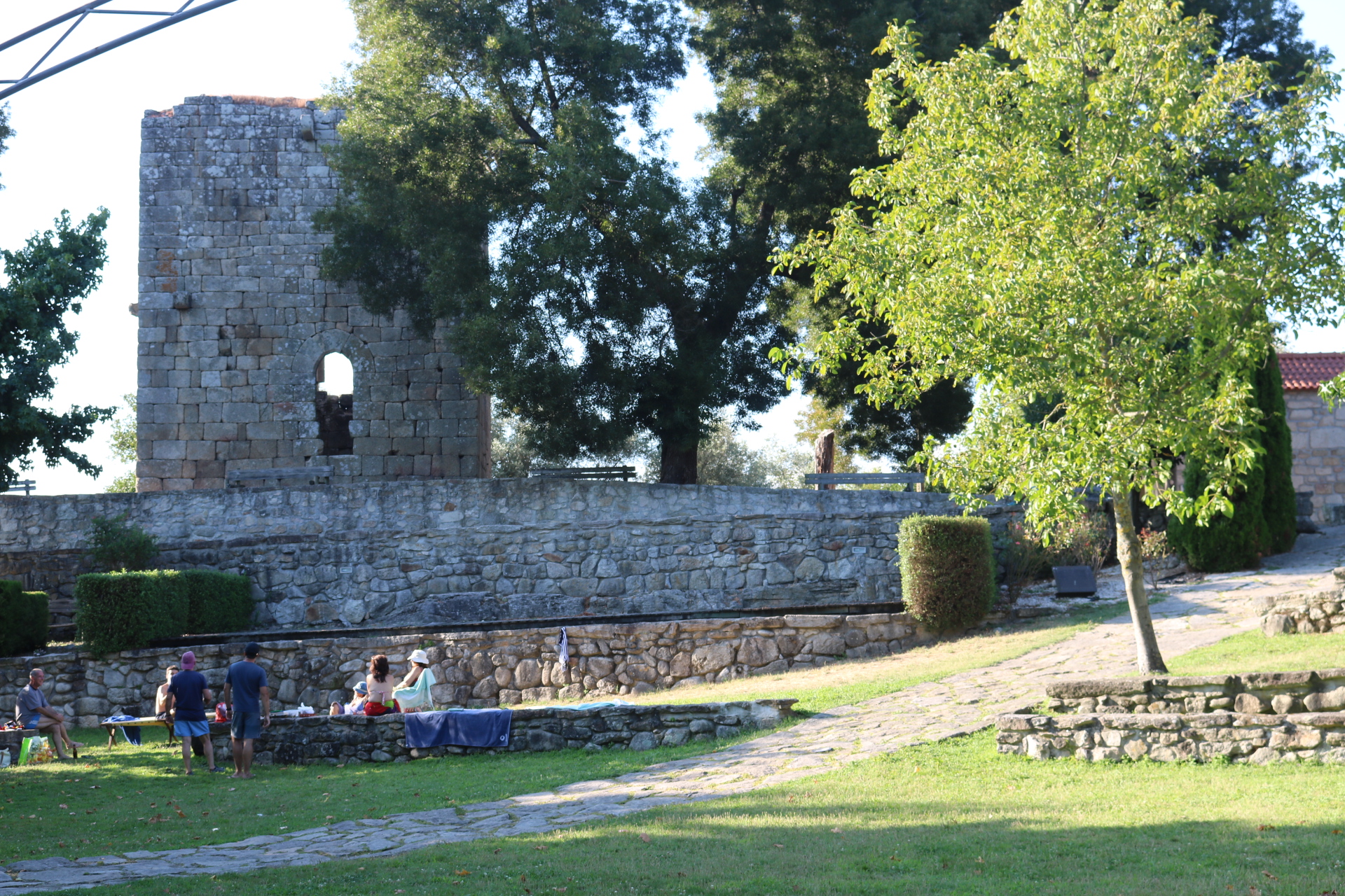 Jardim e Torre de Cambra
