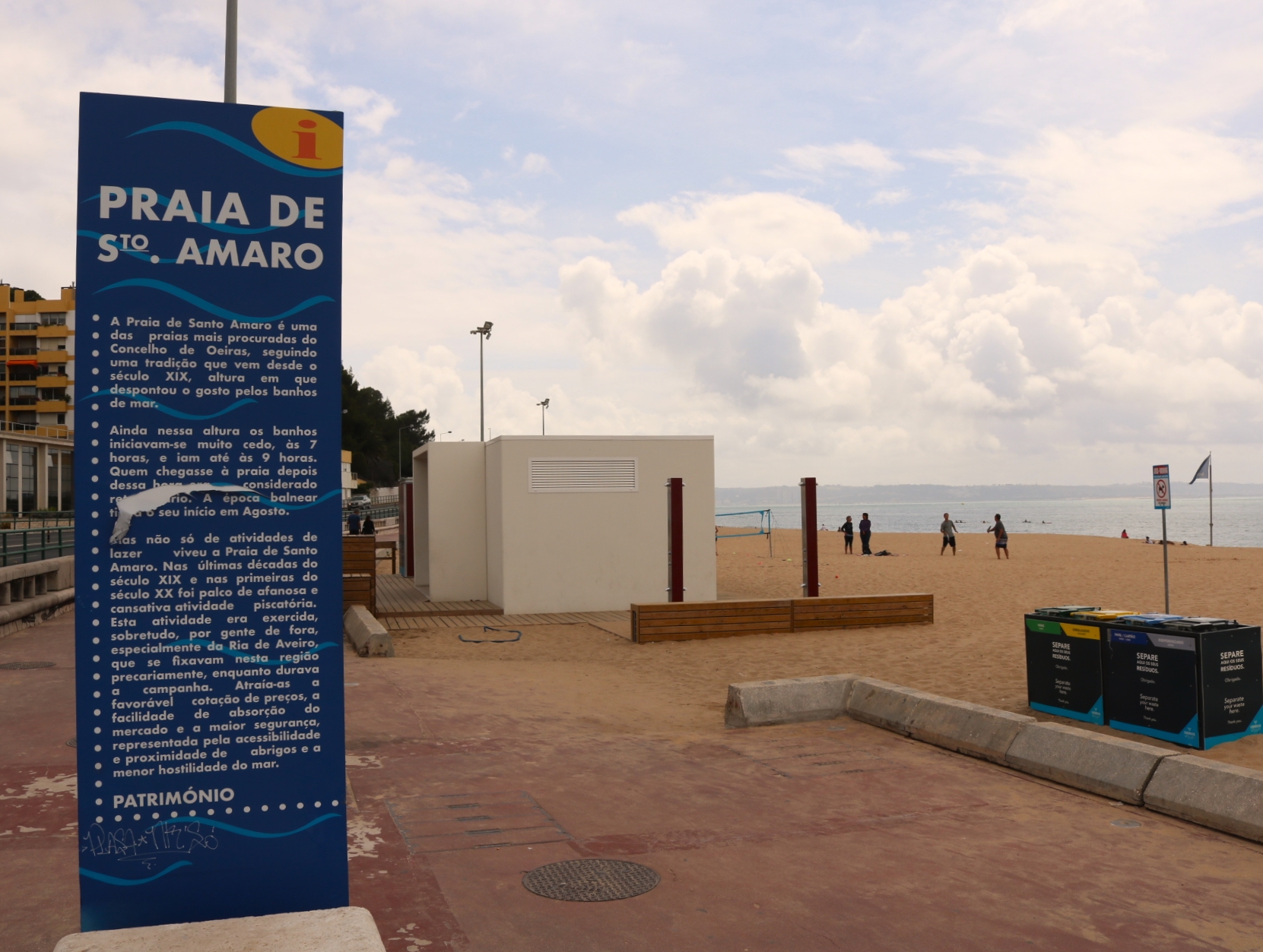 Painel explicativo da Praia de Santo Amaro