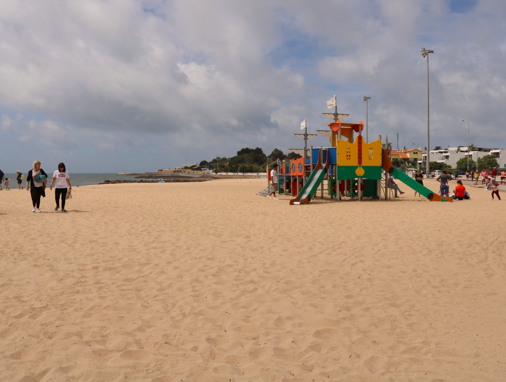 Zona infantil na Praia de Santo Amaro